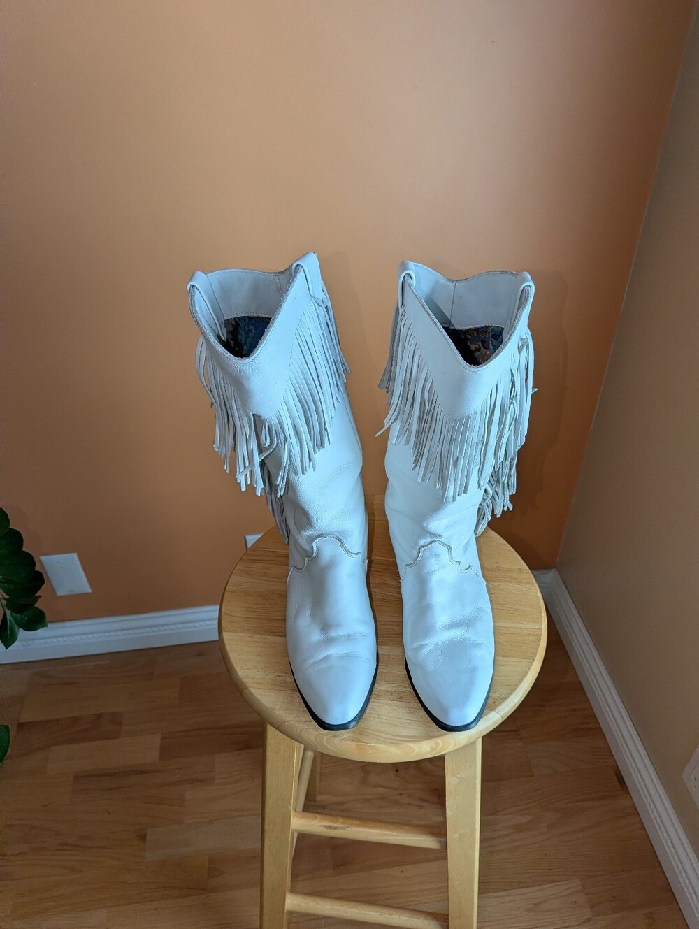dingo White Fringe Western Heeled Boots